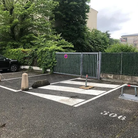 28m2 Avec Parking Et Piscine Centre *